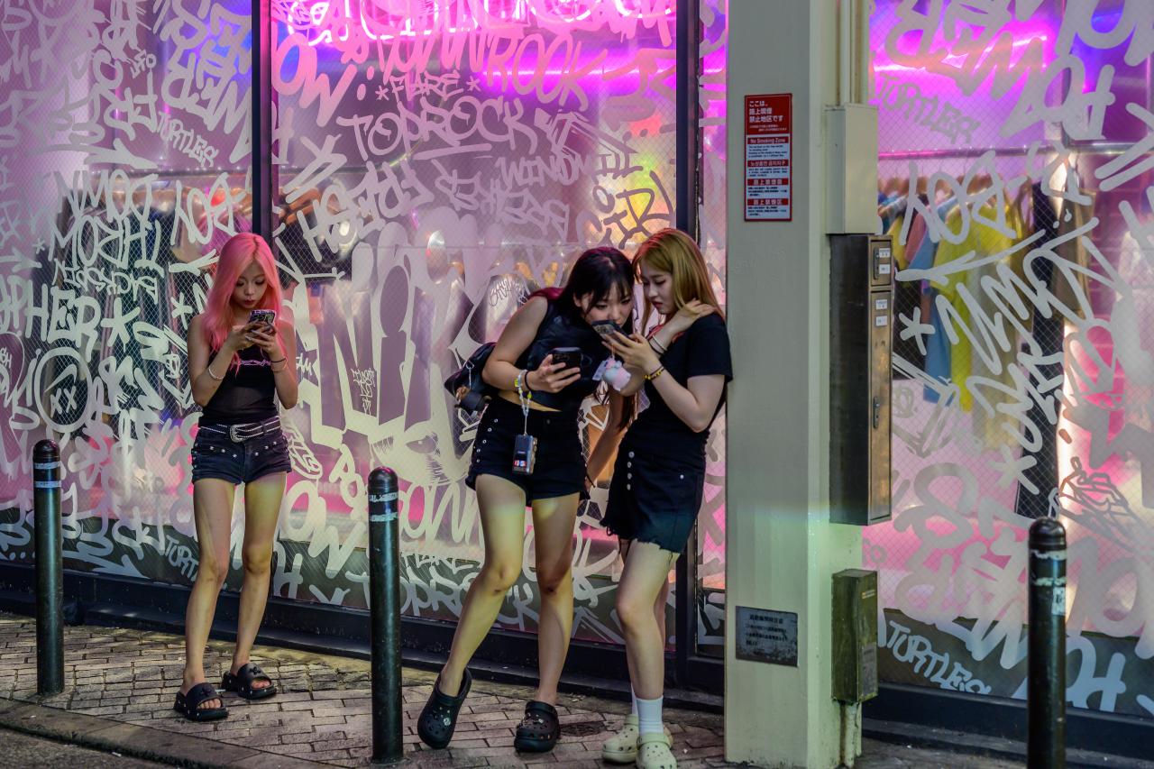 野外露出 落書き Namba at night | EVERYBODY×PHOTOGRAPHER.com