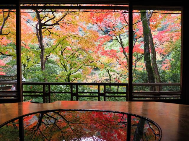 鹿野山九十九谷展望公園からの夕焼けと三日月（東山魁夷風