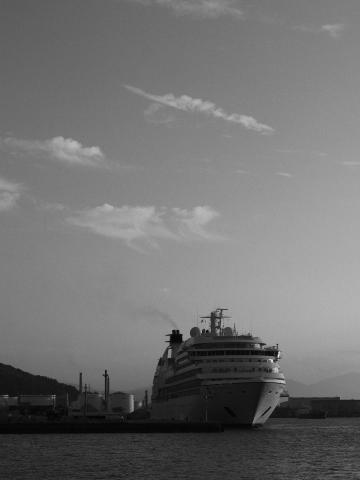 レンズ(ズーム) LUMIX G VARIO 45-150mm / F4.0-5.6 ASPH 新品)Panasonic (パナソニック) LUMIX GH7 標準ズームレンズキット DC