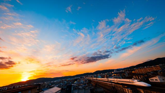 ニコン Nikon 1 NIKKOR VR 70-300mm F4.5-5.6 新品)Nikon (ニコン) Z5II 24-200 レンズキット（商品ID