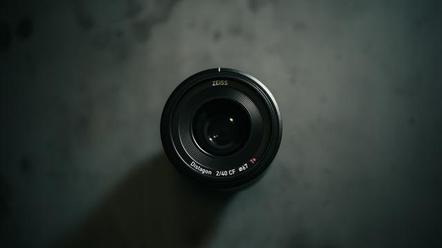 新品)Carl Zeiss (カールツァイス) Batis 85mm F1.8(ソニーE用 新品)Carl Zeiss (カールツァイス) Batis 85mm F1.8(ソニーE用